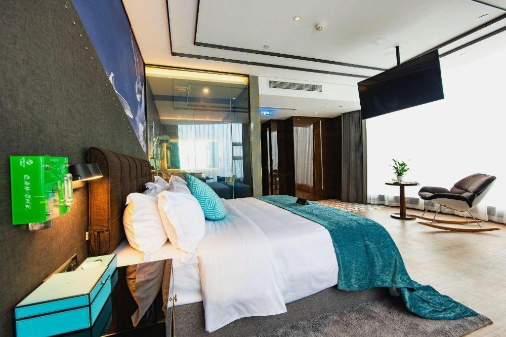 Xana Hotelle-Hotel Luzhou Baizitu Square Exteriör bild