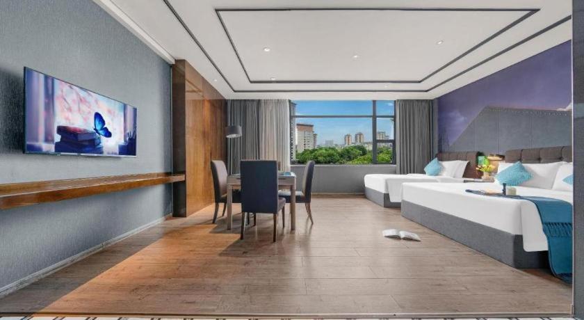Xana Hotelle-Hotel Luzhou Baizitu Square Exteriör bild